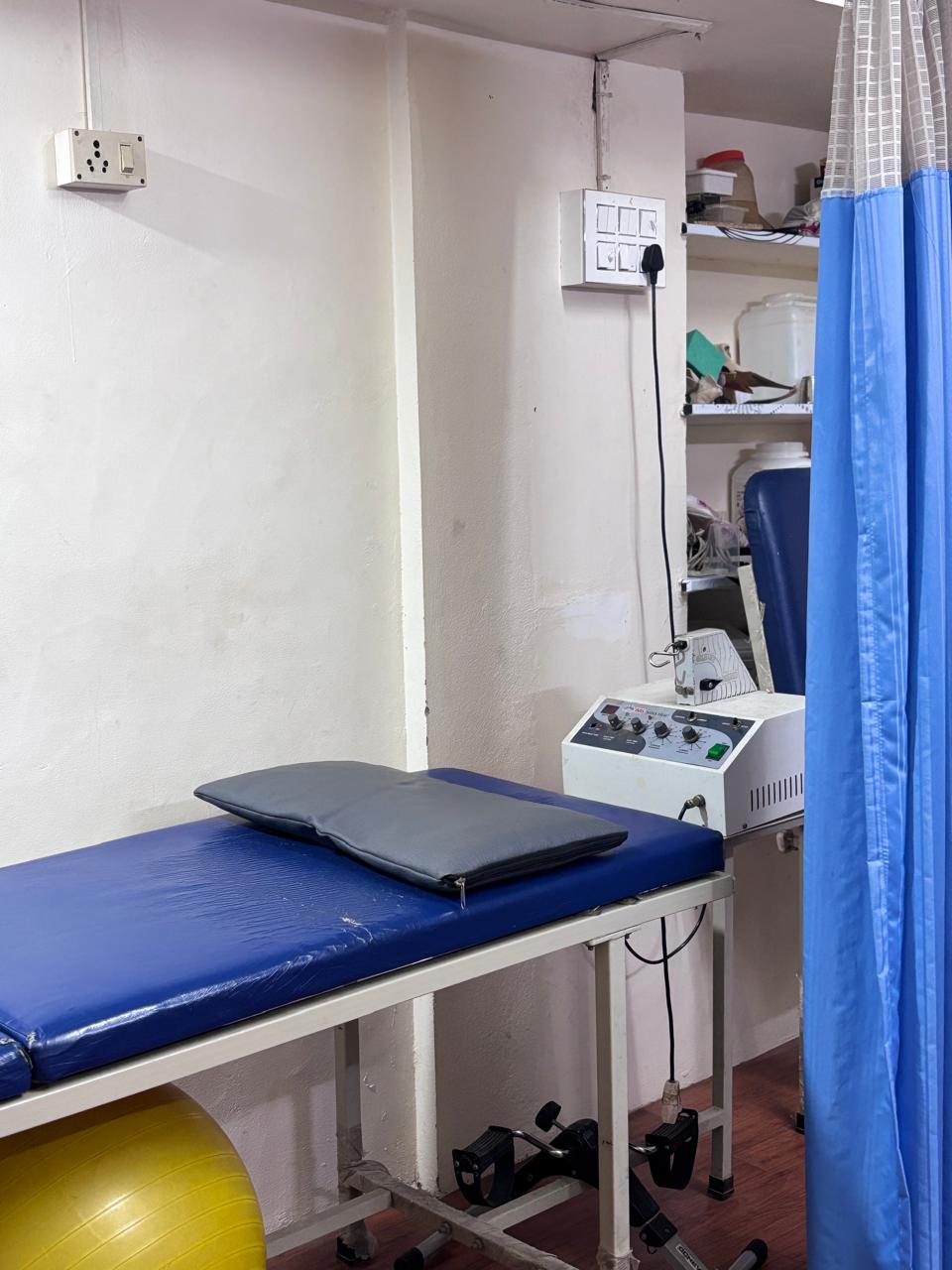 Treatment bed and physiotherapy equipment inside the clinic